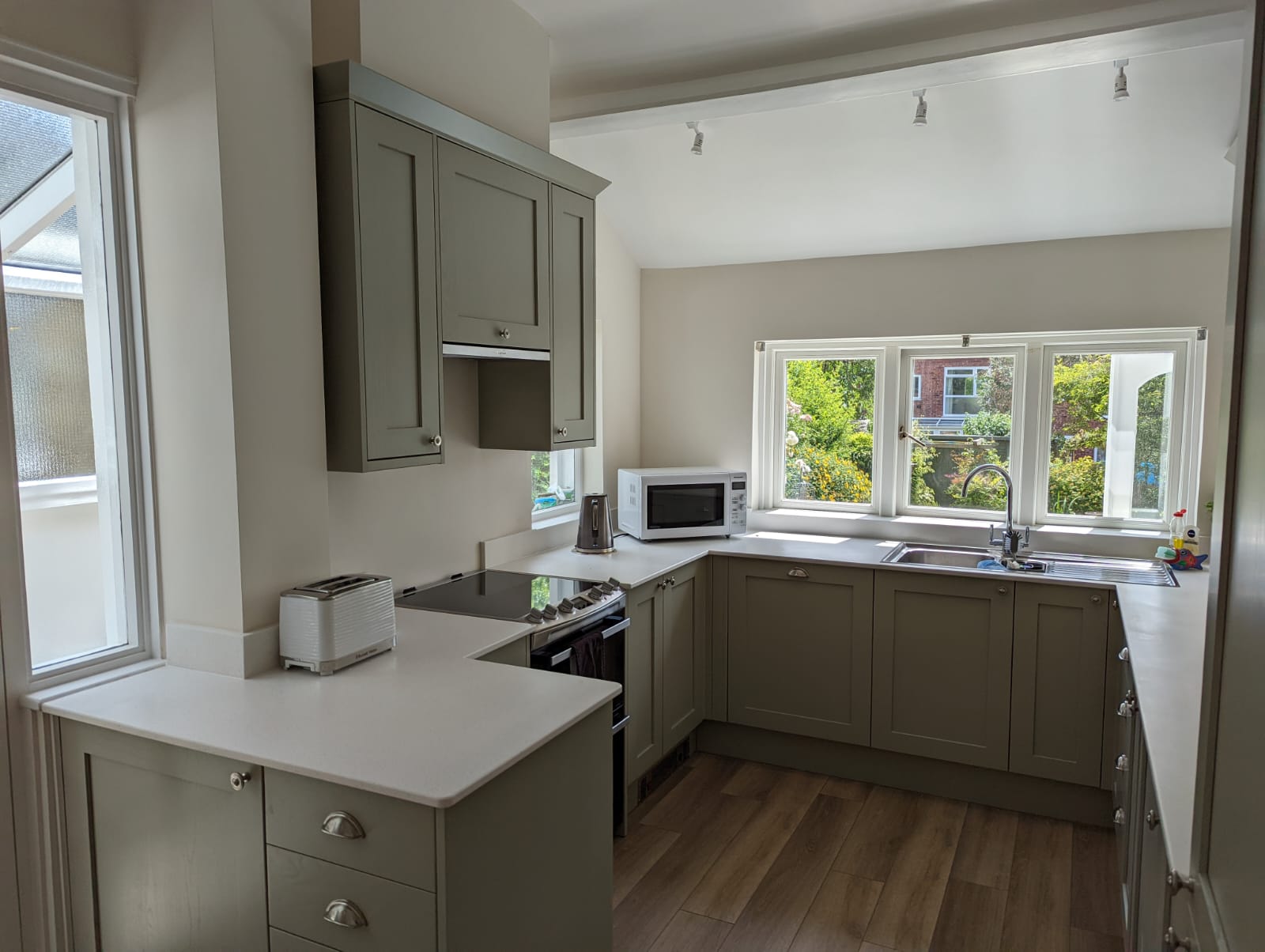 kitchen fitters