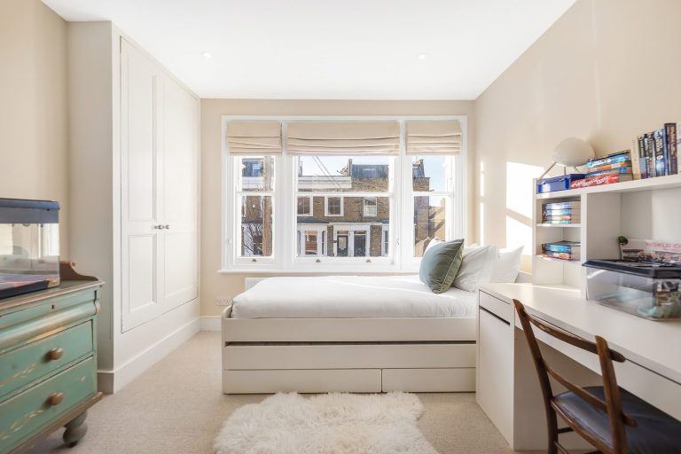 Askew Crescent bedroom